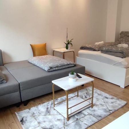 Privatzimmer-2 In Ruhiger Lage 9Min Von Hbh ニュルンベルク エクステリア 写真